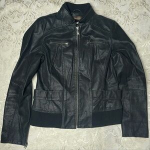 Danier Women’s Black Genuine Leather Motorcycle/Biker Fitted Jacket Size M